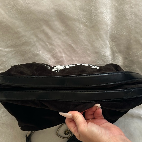 Juicy Couture Y2K “Live for Juicy” black velour bag 🖤🩷🩶 - Picture 5 of 12